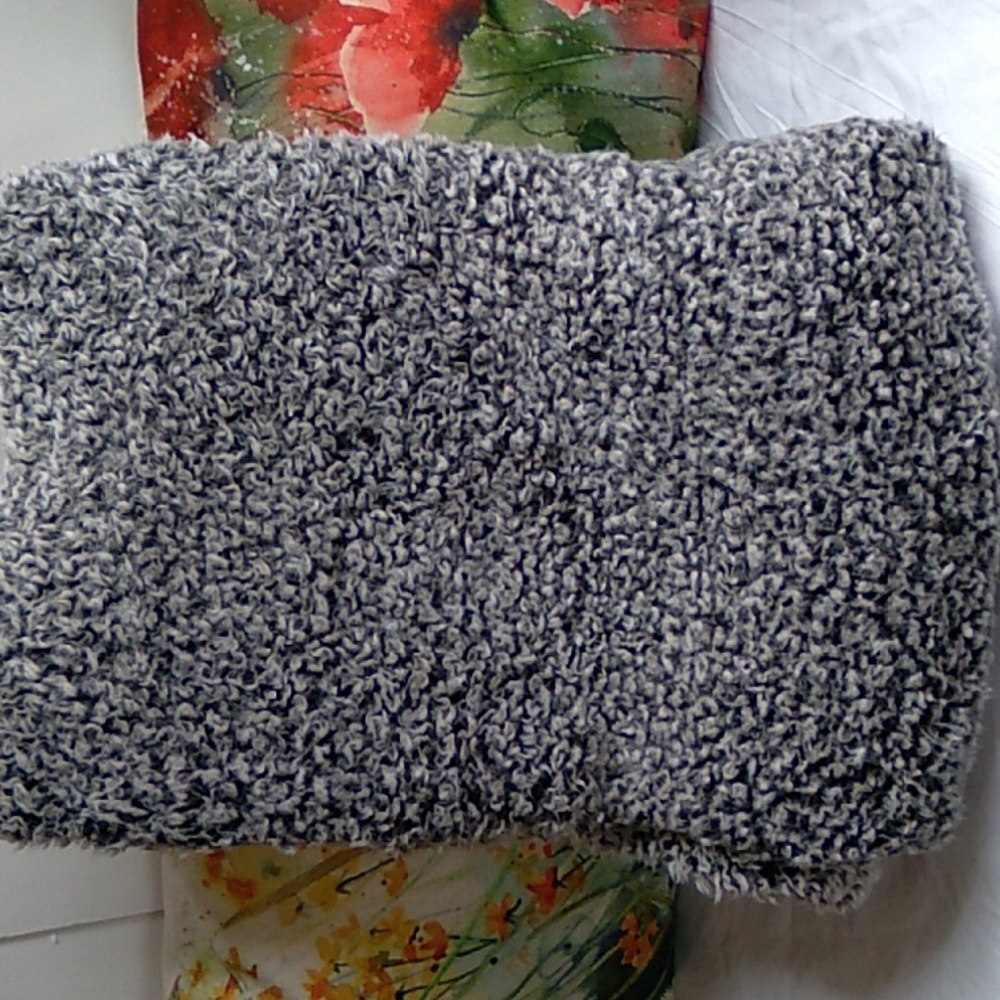 💥SOLD! Plush Throw Blanket